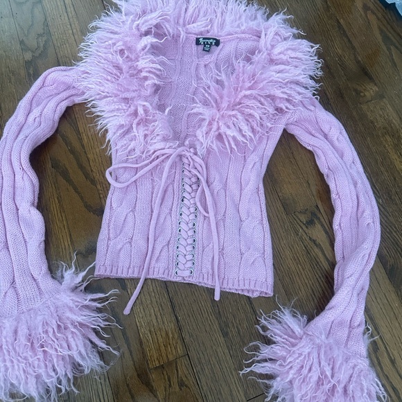 Women's Pink Feathered Sweater - Picture 4 of 7